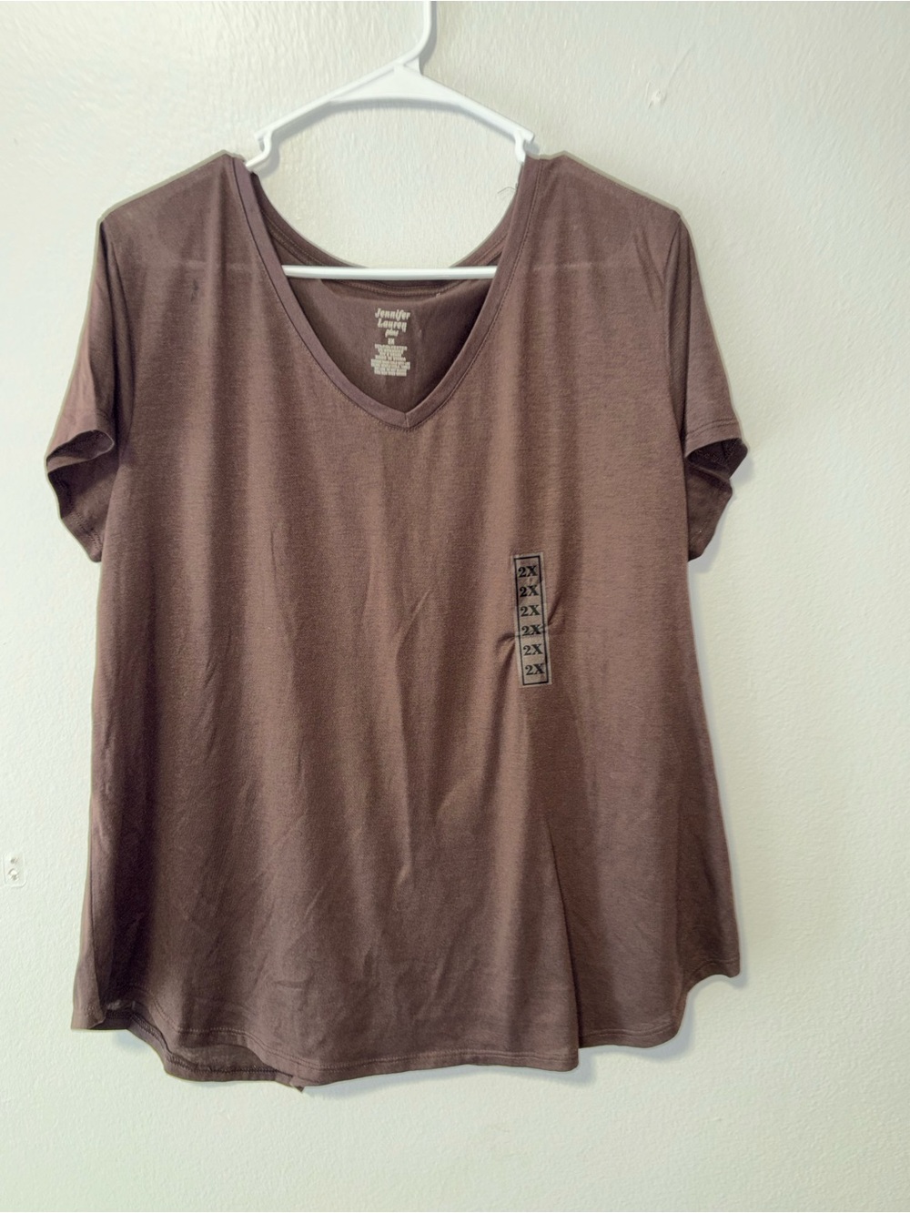 Everyday V-Neck Short Sleeve Tee in Chocolate Brown